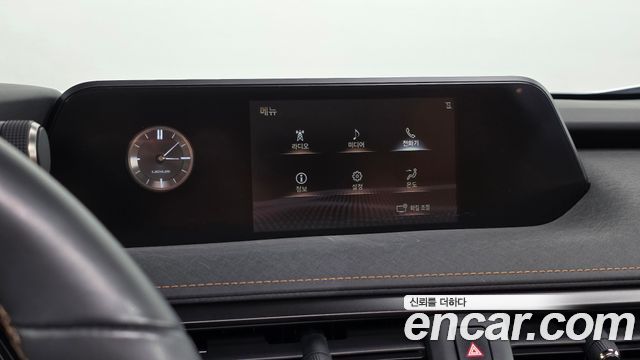 Lexus UX250h 2.0 2WD 2019 — фото 14