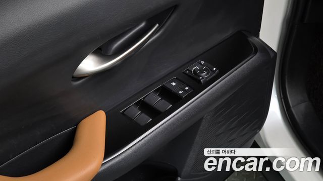 Lexus UX250h 2.0 2WD 2019 — фото 16