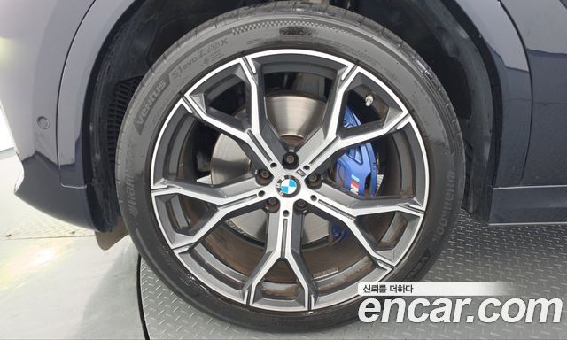 BMW X6 (G06) xDrive40i M Sport 2022 — фото 5