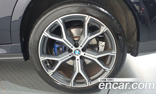 BMW X6 (G06) xDrive40i M Sport 2022 — фото 21