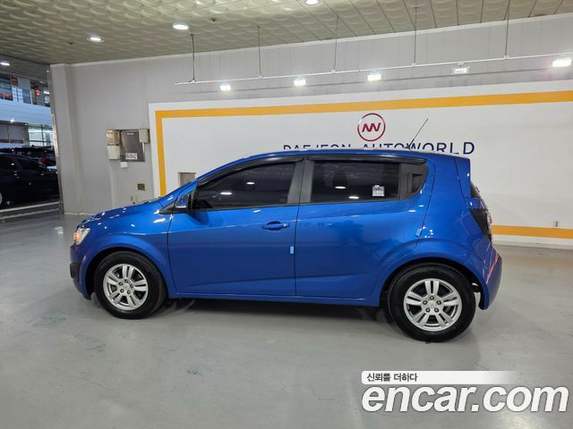 Chevrolet Aveo Hatchback 1.4 Turbo LS Standard 2015 — фото 2