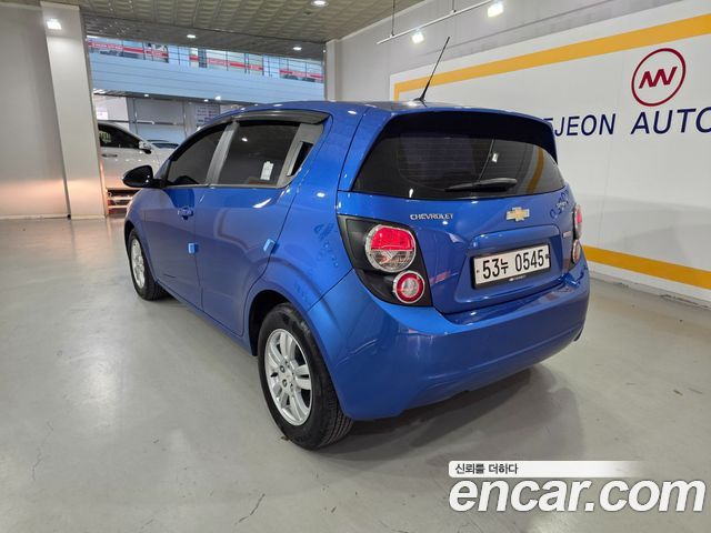 Chevrolet Aveo Hatchback 1.4 Turbo LS Standard 2015 — фото 3