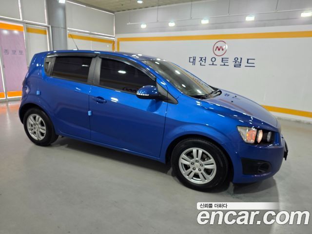 Chevrolet Aveo Hatchback 1.4 Turbo LS Standard 2015 — фото 6