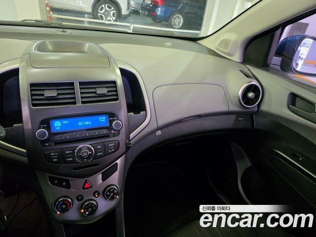Chevrolet Aveo Hatchback 1.4 Turbo LS Standard 2015 — фото 15