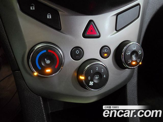 Chevrolet Aveo Hatchback 1.4 Turbo LS Standard 2015 — фото 17