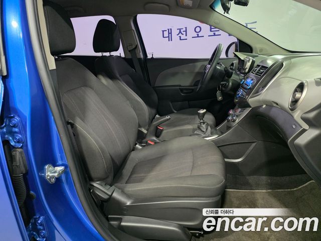 Chevrolet Aveo Hatchback 1.4 Turbo LS Standard 2015 — фото 21