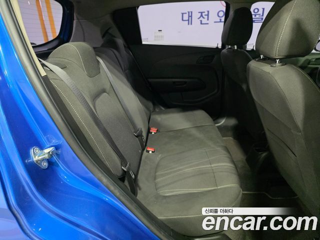 Chevrolet Aveo Hatchback 1.4 Turbo LS Standard 2015 — фото 22