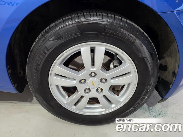 Chevrolet Aveo Hatchback 1.4 Turbo LS Standard 2015 — фото 24