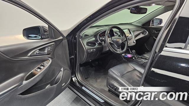Chevrolet Malibu 1.5 Turbo Perfect Black LTZ 2018 — фото 10