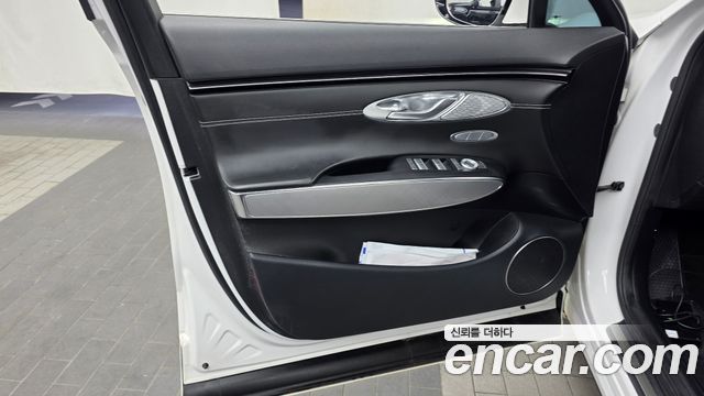 Genesis Electrified (GV70) e-AWD 2022 — фото 24