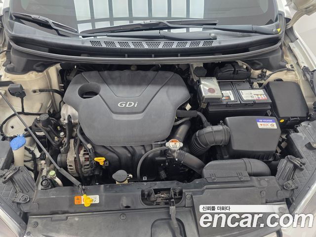 Hyundai Avante 1.6 GDi Style 2014 — фото 6