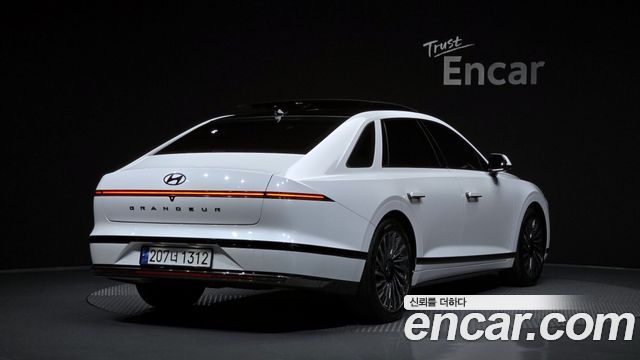 Hyundai Grandeur Hybrid (GN7) Calligraphy 2023 — фото 2