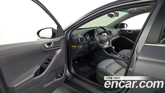Hyundai Ioniq Hybrid N 2018 — фото 10