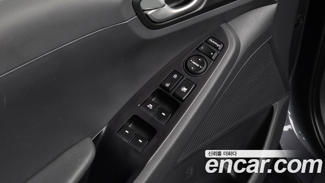 Hyundai Ioniq Hybrid N 2018 — фото 16