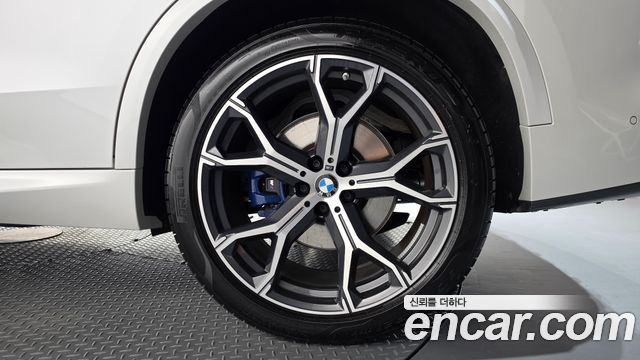 BMW X5 (G05) xDrive 40i M Sport 2022 — фото 21