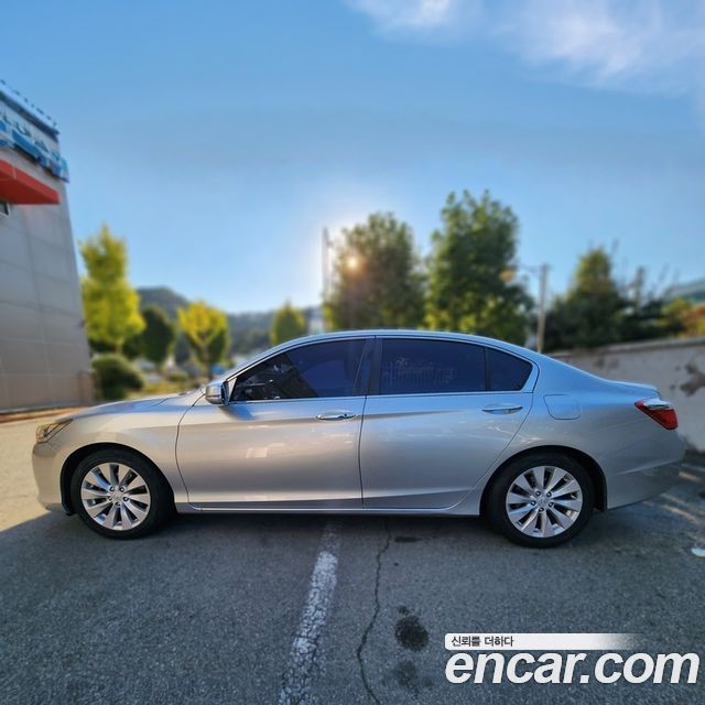 Honda Accord 2.4 9th 2014 — фото 4