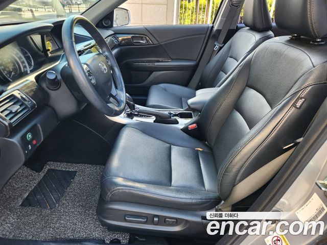 Honda Accord 2.4 9th 2014 — фото 10