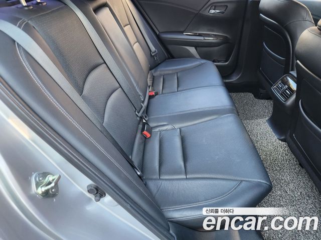 Honda Accord 2.4 9th 2014 — фото 17