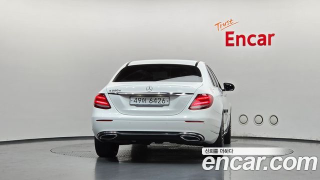 Mercedes-Benz E-Class (W213) E220d Exclusive 2017 — фото 4