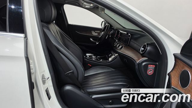 Mercedes-Benz E-Class (W213) E220d Exclusive 2017 — фото 11