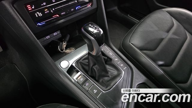 Volkswagen Tiguan (II) 2.0 TDI Premium 2022 — фото 9