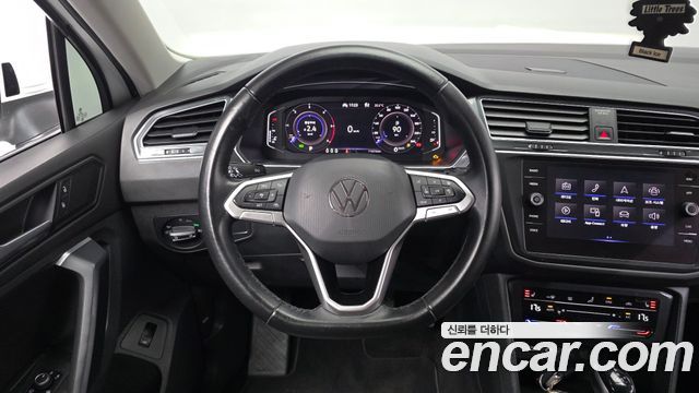 Volkswagen Tiguan (II) 2.0 TDI Premium 2022 — фото 13