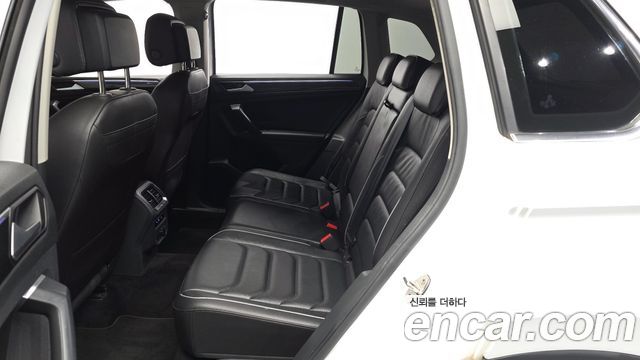 Volkswagen Tiguan (II) 2.0 TDI Premium 2022 — фото 26