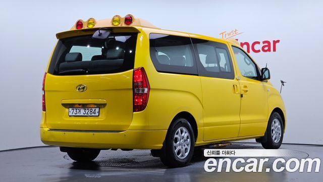 Hyundai Grand Starex 12-Seater Wagon CVX Luxury 2016 — фото 2