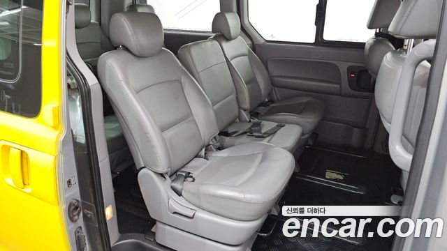 Hyundai Grand Starex 12-Seater Wagon CVX Luxury 2016 — фото 11