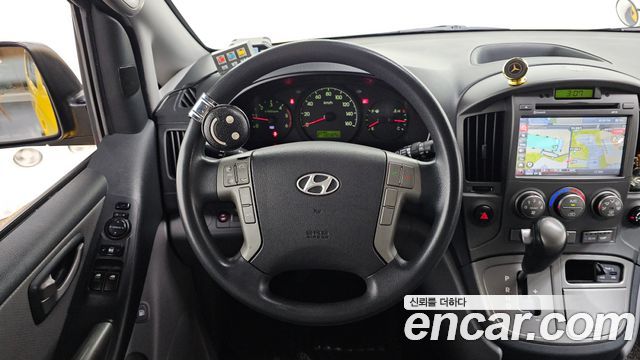 Hyundai Grand Starex 12-Seater Wagon CVX Luxury 2016 — фото 12