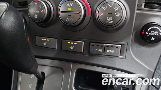Hyundai Grand Starex 12-Seater Wagon CVX Luxury 2016 — фото 17