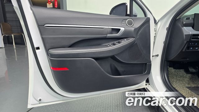Hyundai Sonata The Edge (DN8) 2.0 Exclusive 2024 — фото 24