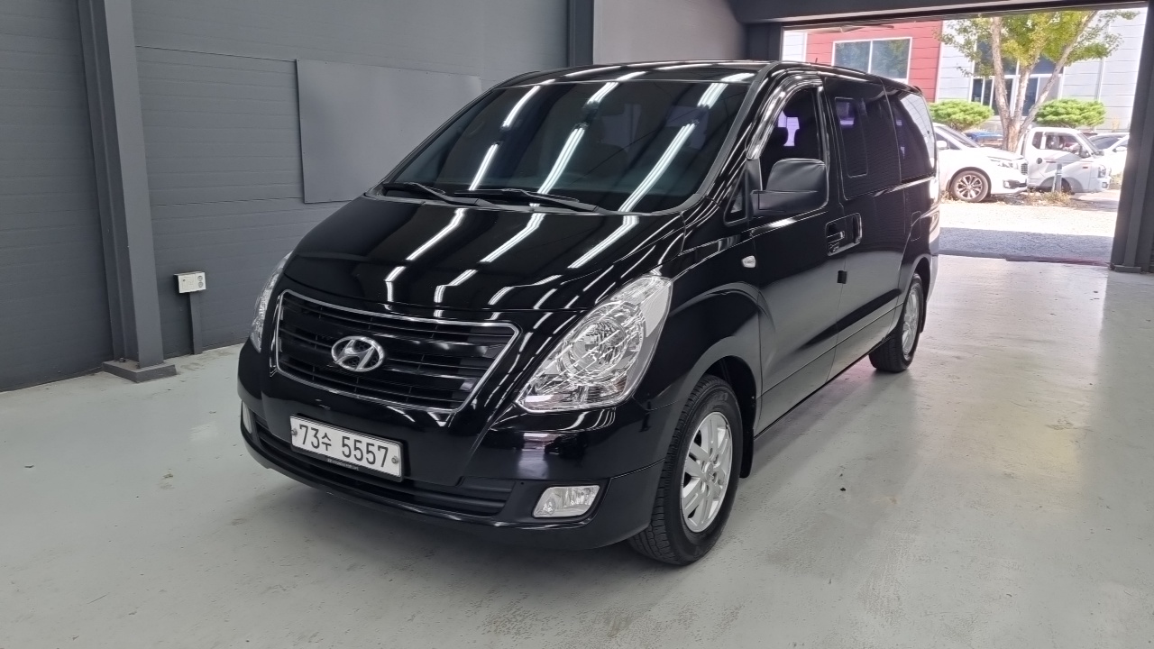 Hyundai Grand Starex 12-Seater LPi Wagon Smart