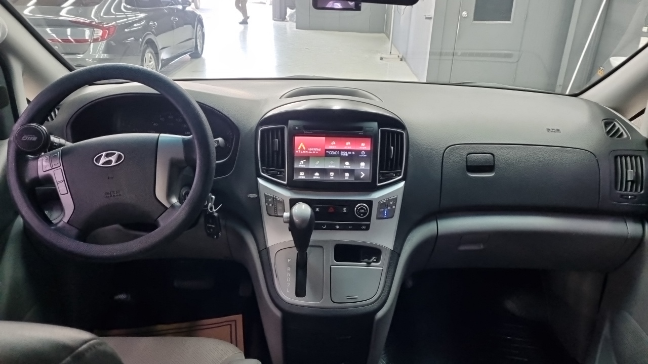 Hyundai Grand Starex 12-Seater LPi Wagon Smart 2017 — фото 7