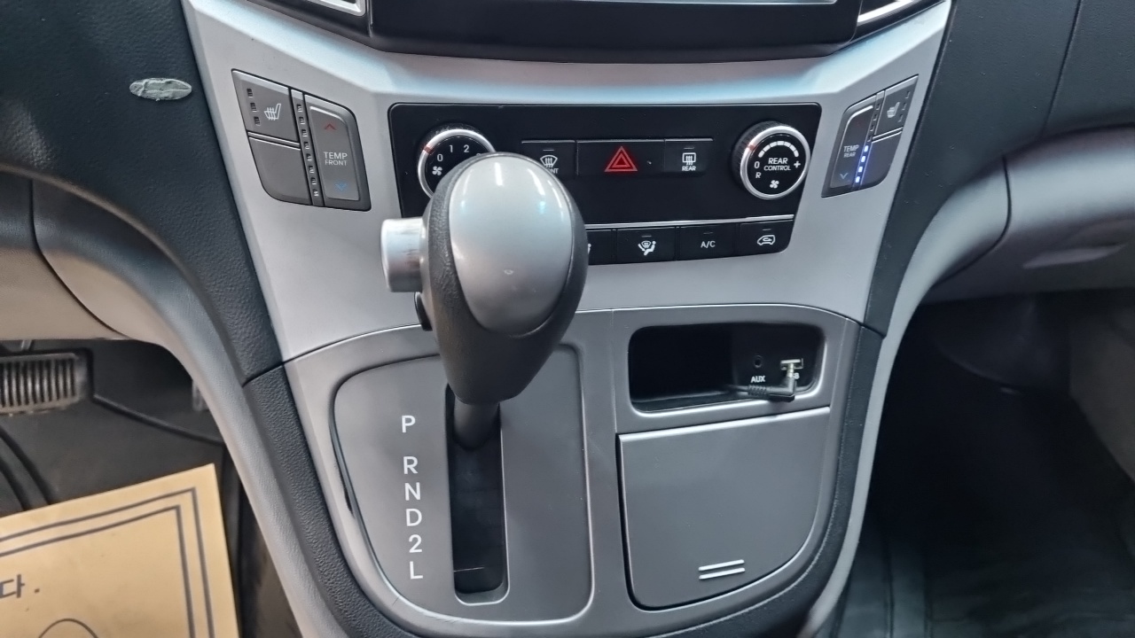 Hyundai Grand Starex 12-Seater LPi Wagon Smart 2017 — фото 9