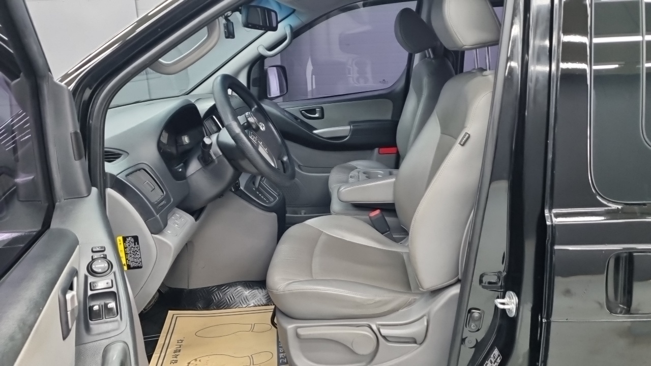 Hyundai Grand Starex 12-Seater LPi Wagon Smart 2017 — фото 10