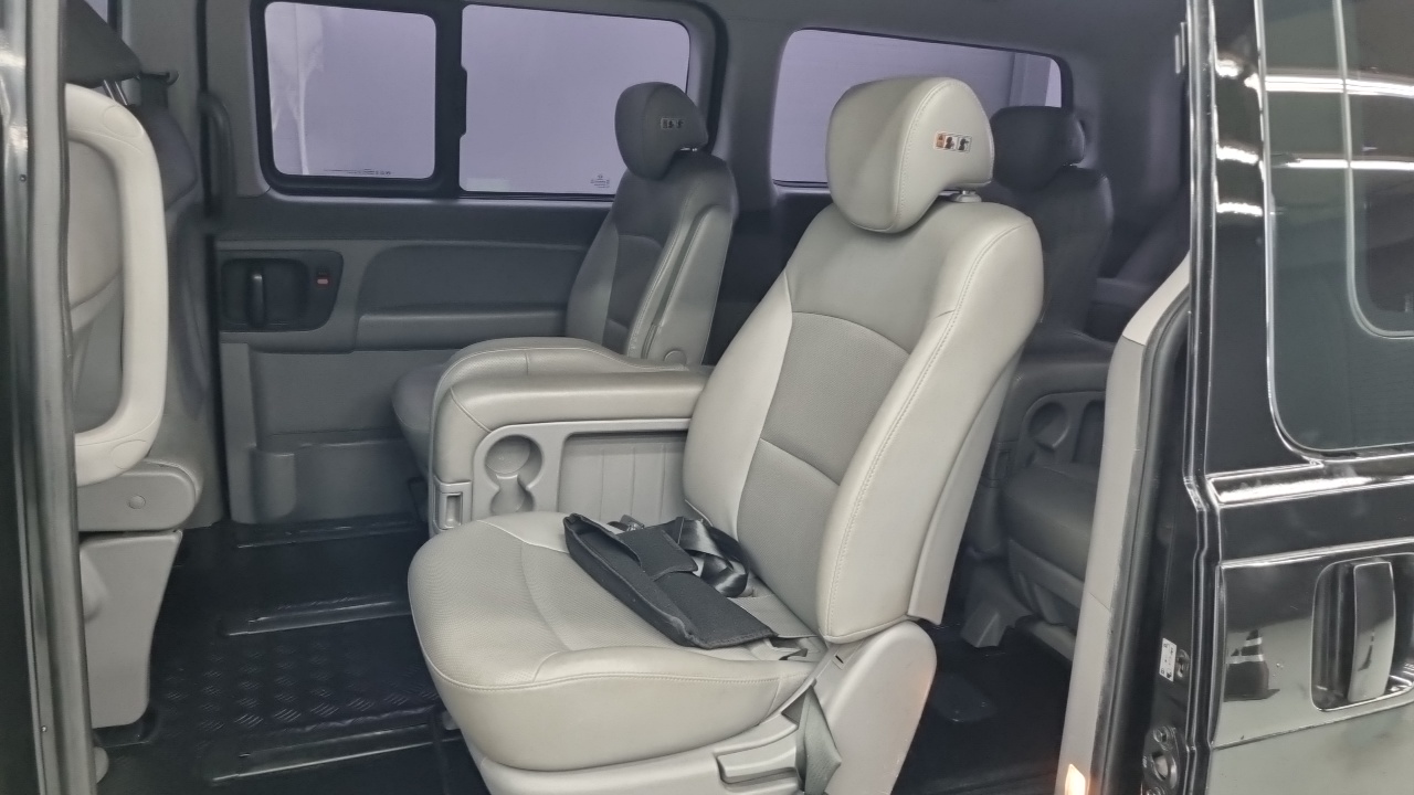 Hyundai Grand Starex 12-Seater LPi Wagon Smart 2017 — фото 15
