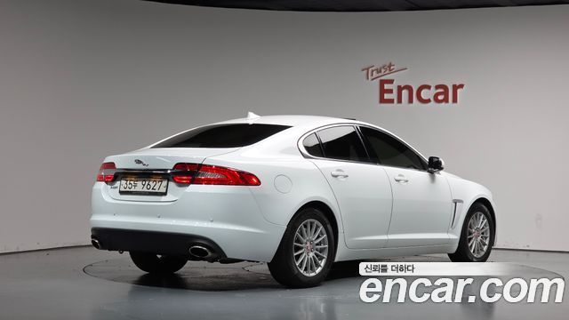 Jaguar XF 2.0 Luxury X250 2014 — фото 2
