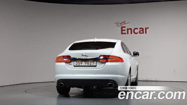 Jaguar XF 2.0 Luxury X250 2014 — фото 4