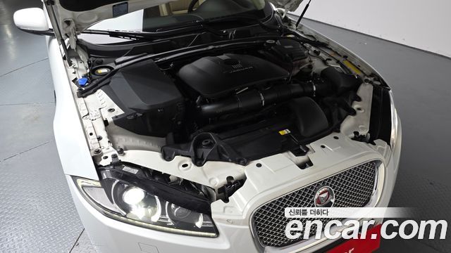 Jaguar XF 2.0 Luxury X250 2014 — фото 6