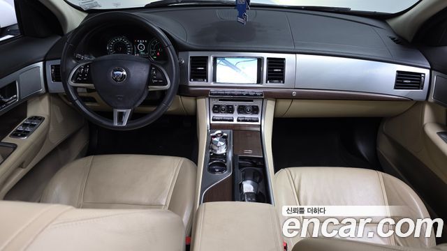 Jaguar XF 2.0 Luxury X250 2014 — фото 7