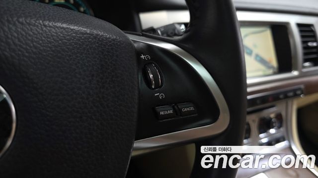 Jaguar XF 2.0 Luxury X250 2014 — фото 18