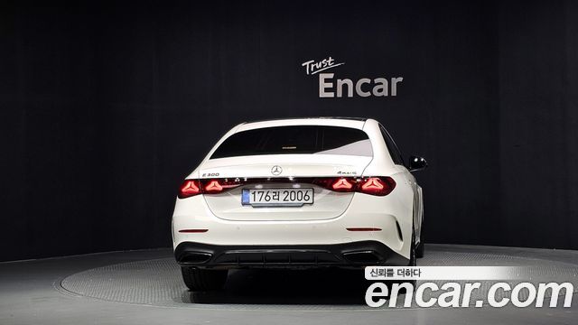 Mercedes-Benz E-Class (W214) E300 4MATIC AMG Line 2025 — фото 4