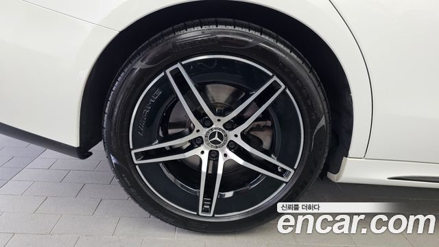 Mercedes-Benz E-Class (W214) E300 4MATIC AMG Line 2025 — фото 5