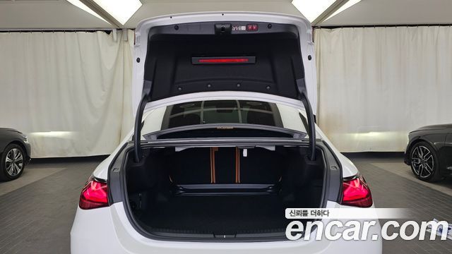 Mercedes-Benz E-Class (W214) E300 4MATIC AMG Line 2025 — фото 20