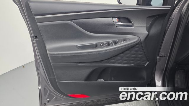 Hyundai Santa Fe HEV 1.6 4WD Prestige 2023 — фото 24
