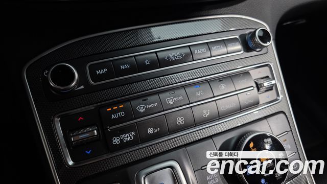 Hyundai Santa Fe HEV 1.6 4WD Prestige 2023 — фото 32