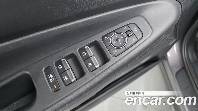 Hyundai Santa Fe HEV 1.6 4WD Prestige 2023 — фото 33