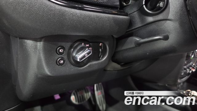 MINI Cooper D Clubman High 2nd 2016 — фото 20