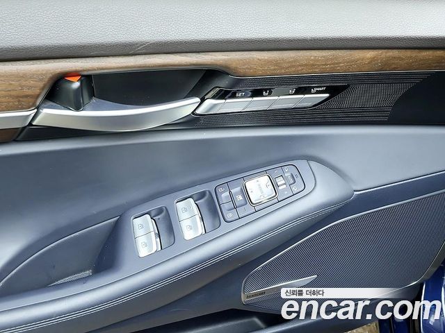 Genesis G90 3.3 T AWD Premium Luxury 2019 — фото 17